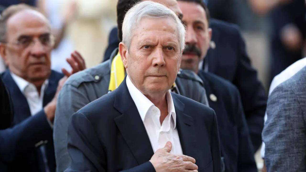 Fenerbahçe'den kritik Dirk Kuyt hamlesi: Aziz Yıldırım soluğu Samandıra'da alacak, Oğuz Çetin apar topar tesislere gitti! 5